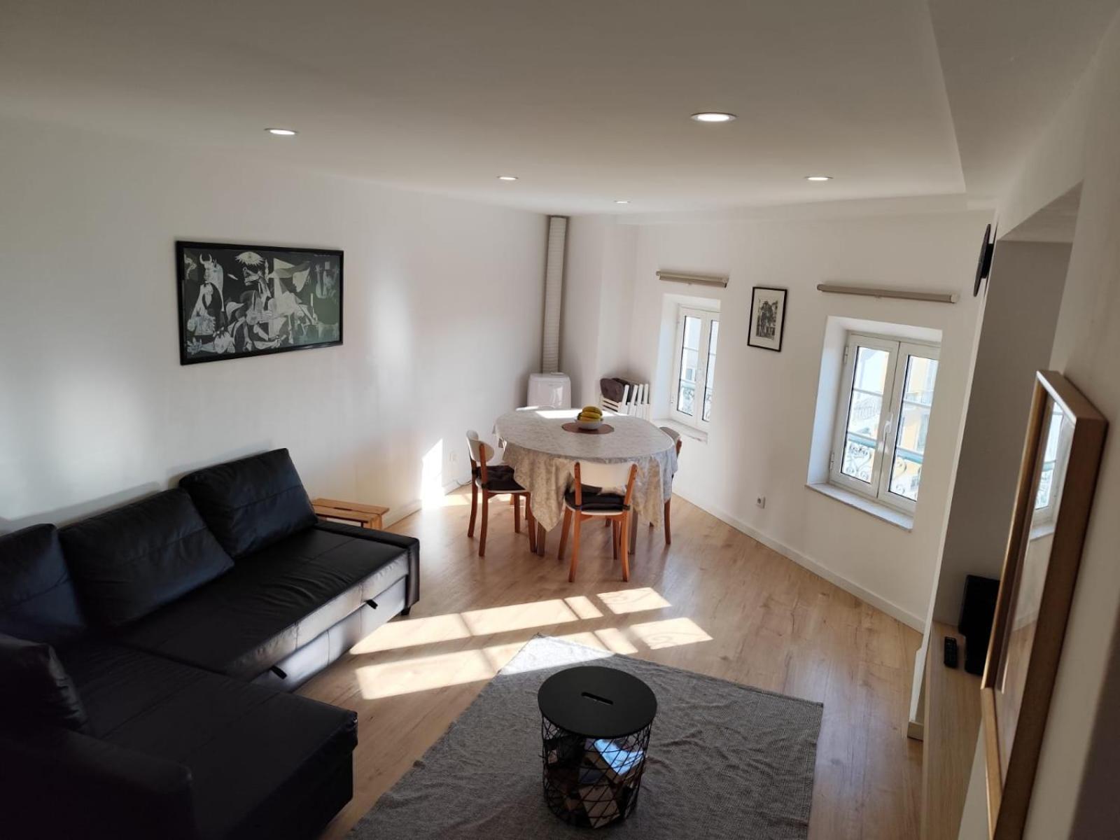 Hugo's Panoramic Duplex Apartment