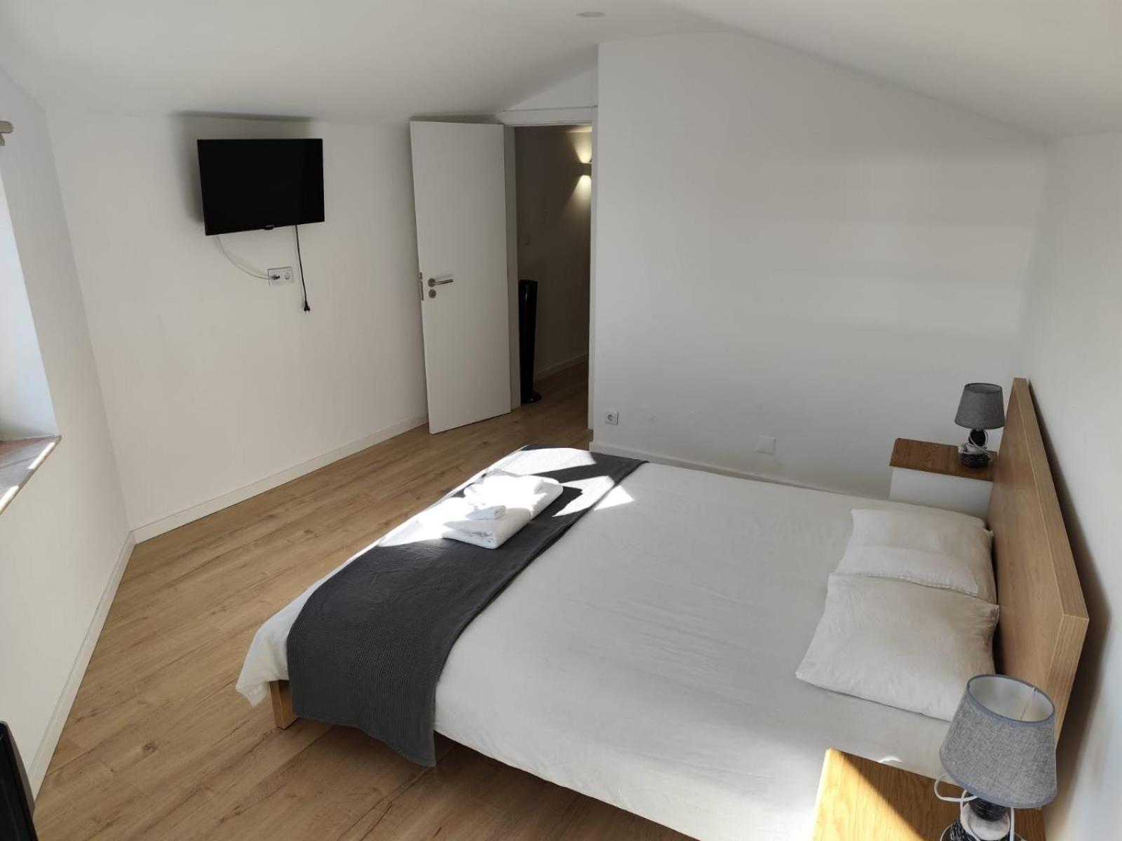 Hugo's Panoramic Duplex Apartment *